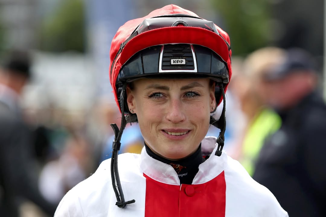 Gute Besserung Sibylle Vogt ❤️ Die derzeit Zweite in der deutschen Jockeystatistik...